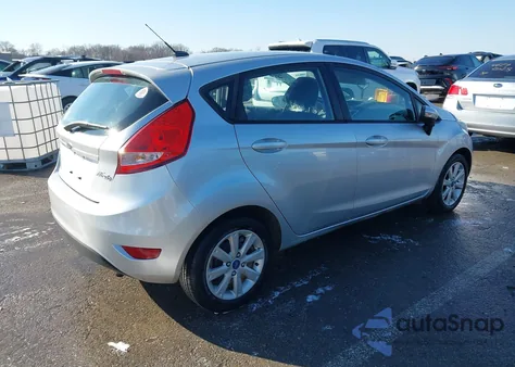 2013 Ford Fiesta Se z USA, uszkodzony, nr VIN 3FADP4EJXDM201225